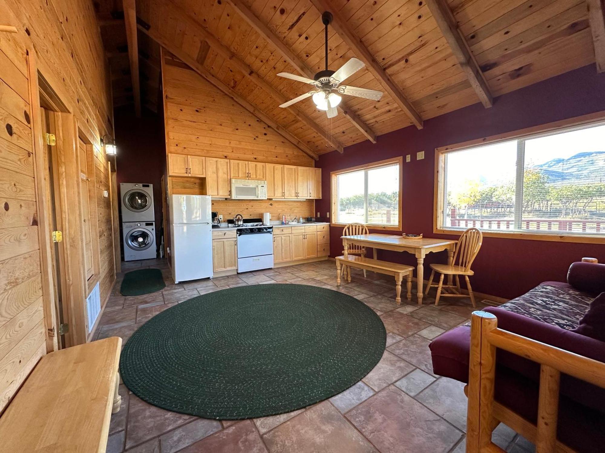 Mount Peale Country Inn La Sal Екстер'єр фото